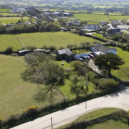 Holiday home Ivy Chimney Near Scorrier And Close To Porthtowan